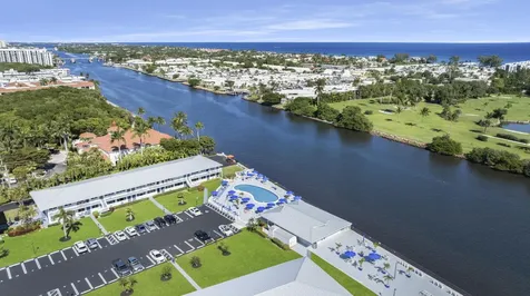 2570 S Federal Highway Boynton Beach FL 33435