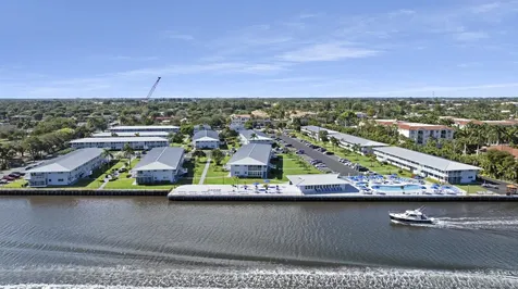 2570 S Federal Highway Boynton Beach FL 33435
