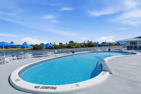 2570 S Federal Highway Boynton Beach FL 33435
