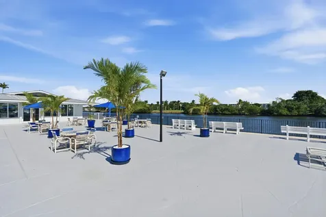 2570 S Federal Highway Boynton Beach FL 33435