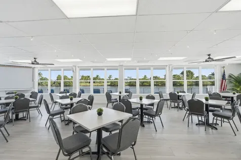 2570 S Federal Highway Boynton Beach FL 33435