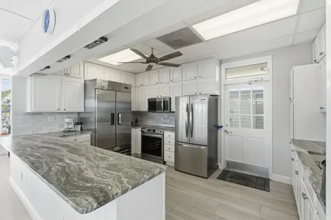 2570 S Federal Highway Boynton Beach FL 33435