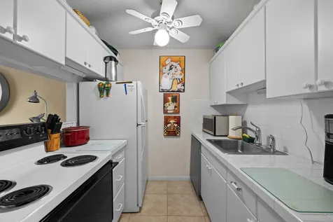 2570 S Federal Highway Boynton Beach FL 33435