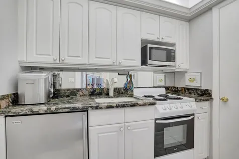 2600 N Flagler 413 Drive West Palm Beach FL 33407