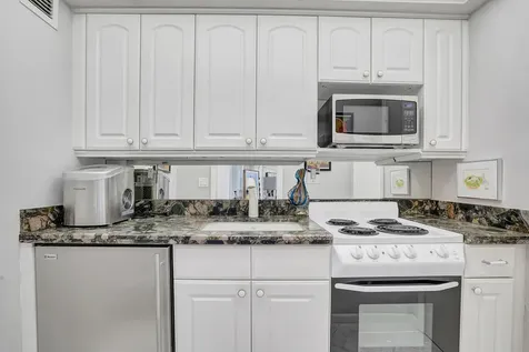 2600 N Flagler 413 Drive West Palm Beach FL 33407