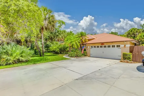 1063 Sw Blue Water Way Stuart FL 34997