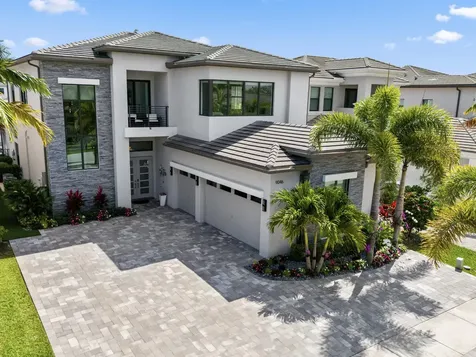 9046 Chauvet Way Boca Raton FL 33496
