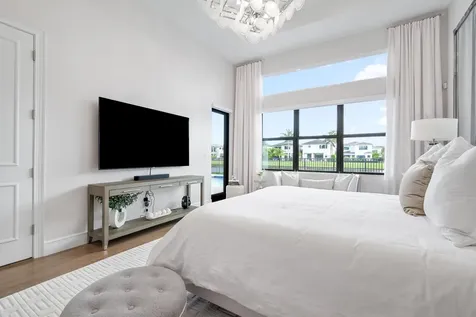 9046 Chauvet Way Boca Raton FL 33496