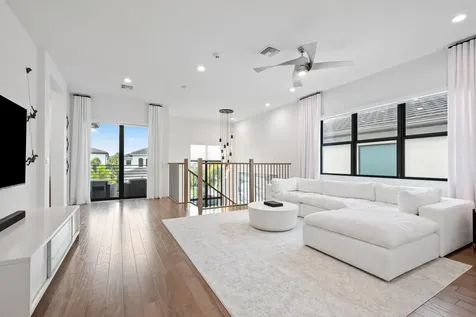 9046 Chauvet Way Boca Raton FL 33496