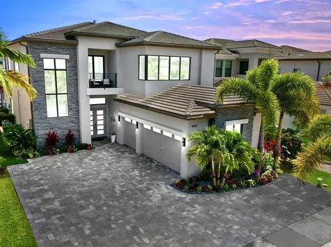 9046 Chauvet Way Boca Raton FL 33496