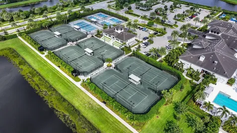 9046 Chauvet Way Boca Raton FL 33496