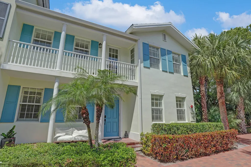 1028 E Heritage Club Circle Delray Beach FL 33483