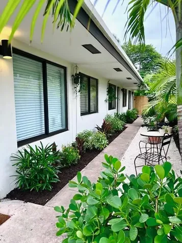 754 NE 40th Street Oakland Park FL 33334