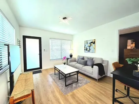 754 NE 40th Street Oakland Park FL 33334