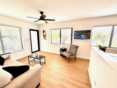 754 NE 40th Street Oakland Park FL 33334