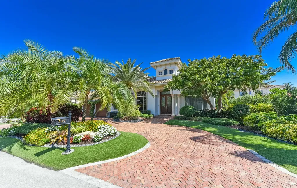 147 Thatch Palm Cove Boca Raton FL 33432