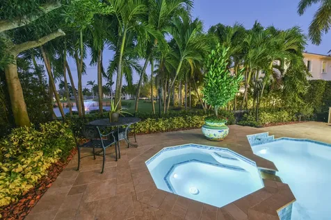 147 Thatch Palm Cove Boca Raton FL 33432