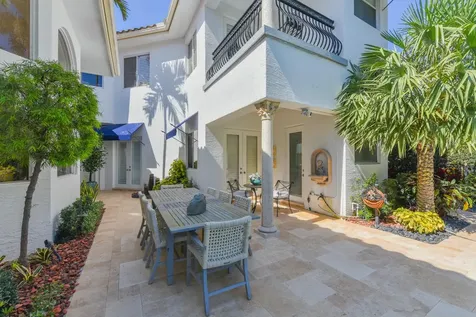 147 Thatch Palm Cove Boca Raton FL 33432