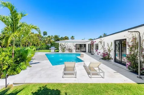 7711 W Lake Drive Lake Clarke Shores FL 33406