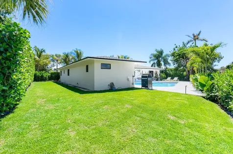 7711 W Lake Drive Lake Clarke Shores FL 33406