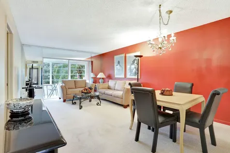 2951 Nw 46th Avenue Lauderdale Lakes FL 33313