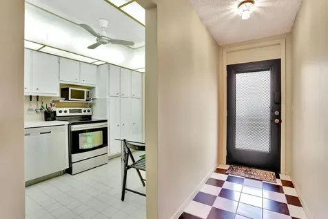 2951 Nw 46th Avenue Lauderdale Lakes FL 33313