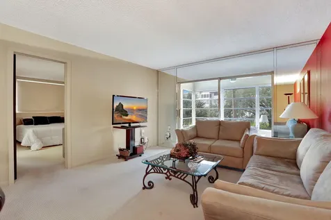 2951 Nw 46th Avenue Lauderdale Lakes FL 33313