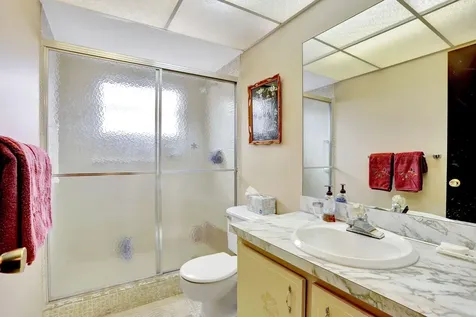 2951 Nw 46th Avenue Lauderdale Lakes FL 33313