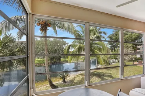 2951 Nw 46th Avenue Lauderdale Lakes FL 33313