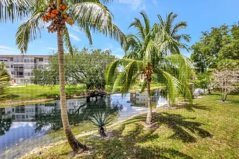 2951 Nw 46th Avenue Lauderdale Lakes FL 33313