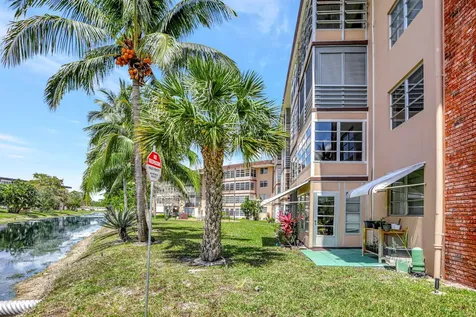 2951 Nw 46th Avenue Lauderdale Lakes FL 33313