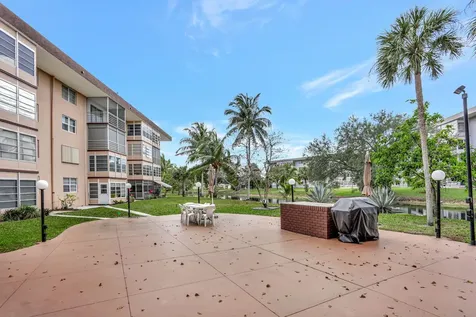 2951 Nw 46th Avenue Lauderdale Lakes FL 33313