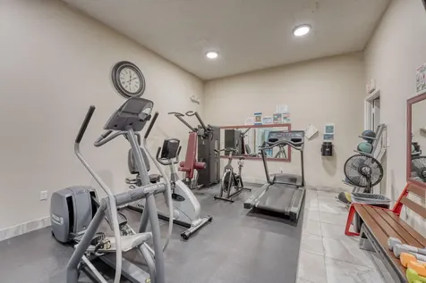 2951 Nw 46th Avenue Lauderdale Lakes FL 33313