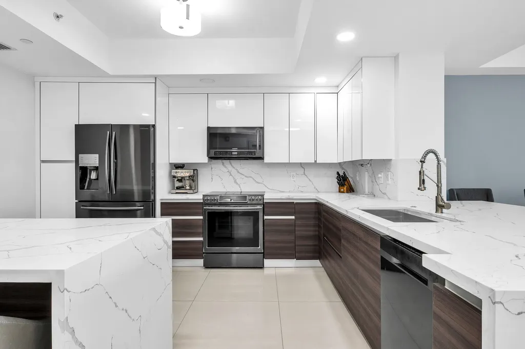 3330 NE 190th Street Aventura FL 33180