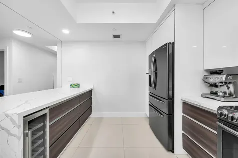 3330 NE 190th Street Aventura FL 33180