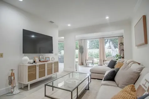 6744 Via Regina Boca Raton FL 33433