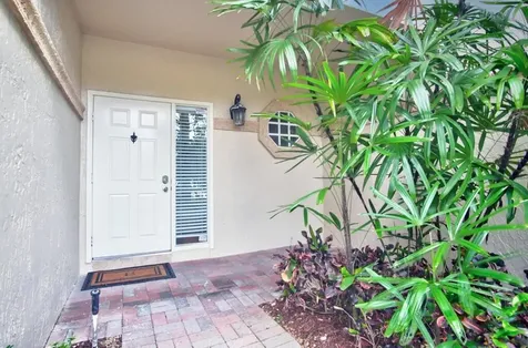 6744 Via Regina Boca Raton FL 33433