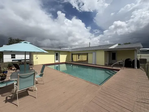 880 Se Degan Drive Port Saint Lucie FL 34983