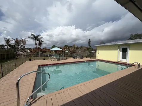 880 Se Degan Drive Port Saint Lucie FL 34983