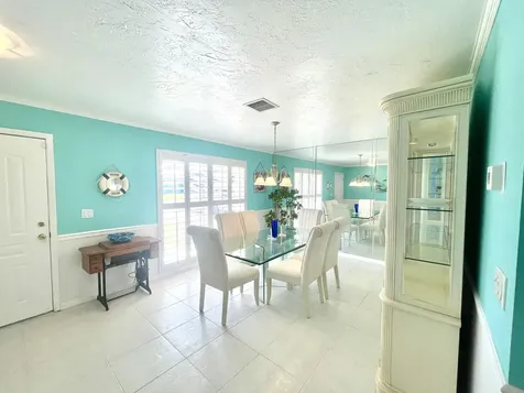 880 Se Degan Drive Port Saint Lucie FL 34983