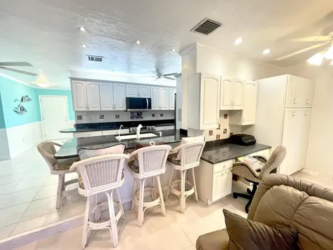 880 Se Degan Drive Port Saint Lucie FL 34983