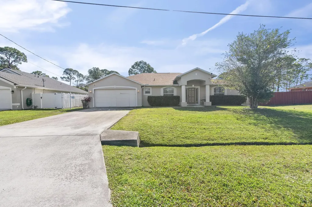 663 Nw North Macedo Boulevard Port Saint Lucie FL 34983