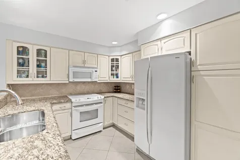 5228 Nw 22nd Avenue Boca Raton FL 33496