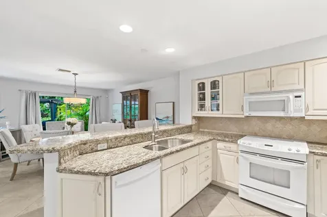 5228 Nw 22nd Avenue Boca Raton FL 33496