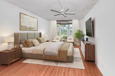 3960 Oaks Clubhouse Drive Pompano Beach FL 33069