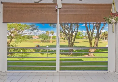 3960 Oaks Clubhouse Drive Pompano Beach FL 33069