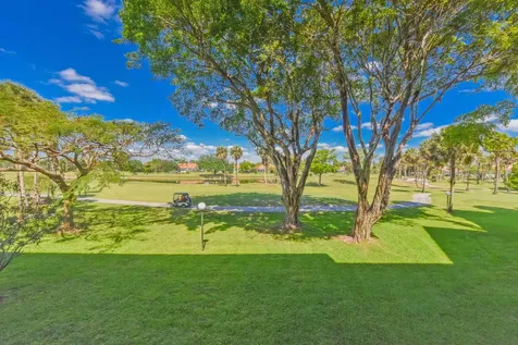 3960 Oaks Clubhouse Drive Pompano Beach FL 33069