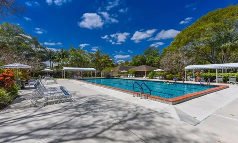 3960 Oaks Clubhouse Drive Pompano Beach FL 33069