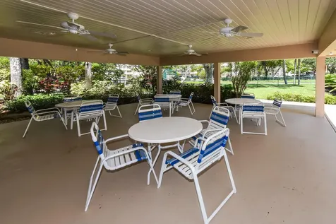 3960 Oaks Clubhouse Drive Pompano Beach FL 33069