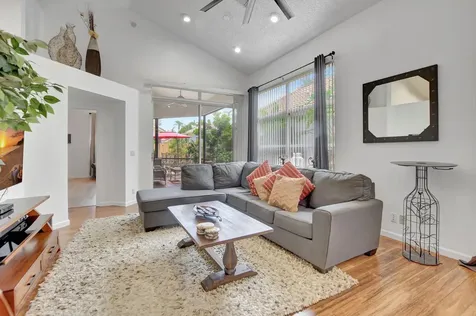 6694 Nw 26th Way Boca Raton FL 33496